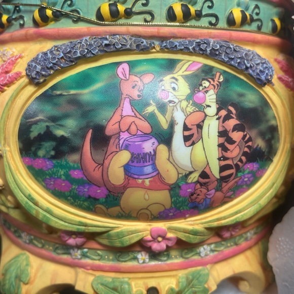 RARE Winnie-the-Pooh’s Thoughtful Spot Disney Store Snow Globe BNIB SHIPS QUICK! - Picture 8 of 15